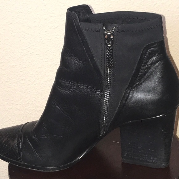 Donald J Pliner Vaughn Heels Size 10 - Picture 5 of 8